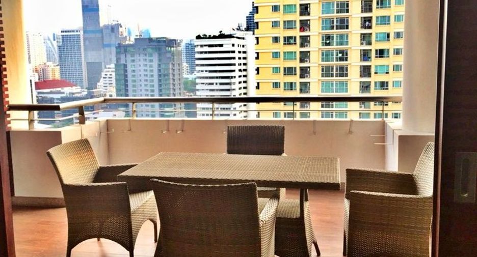 For rent 3 bed condo in Watthana, Bangkok