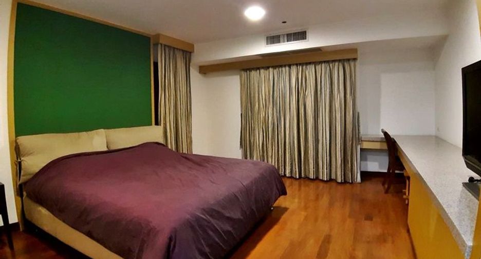 For rent 3 bed condo in Watthana, Bangkok