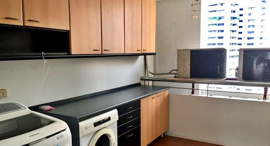 For rent 3 bed condo in Watthana, Bangkok