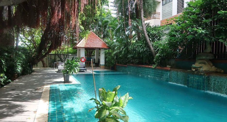 For rent 3 bed condo in Watthana, Bangkok