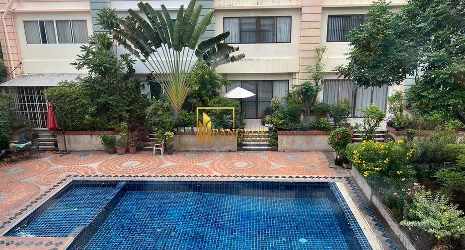 Reihenhaus zur Miete mit 3 Zimmer in Watthana, Bangkok