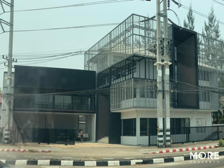 For rent 6 bedrooms retail Space in Mueang Chiang Mai, Chiang Mai