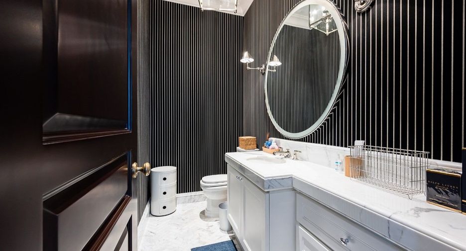 For sale 2 bedrooms condo in Pathum Wan, Bangkok