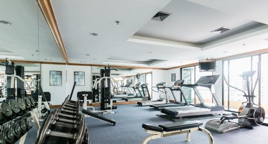 For rent 2 bedrooms condo in Pathum Wan, Bangkok