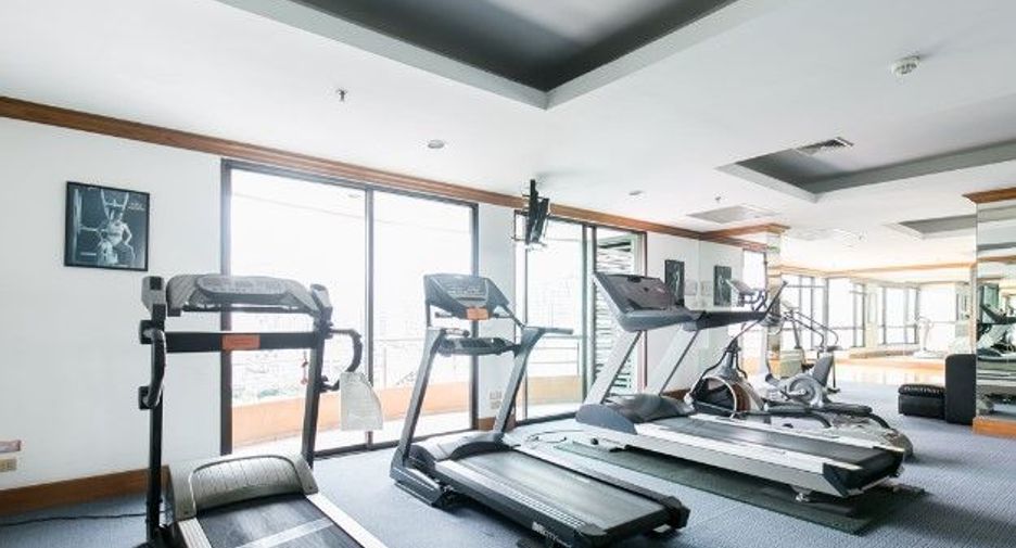 For rent 2 bedrooms condo in Pathum Wan, Bangkok