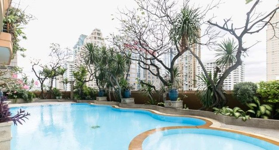 For rent 2 bedrooms condo in Pathum Wan, Bangkok