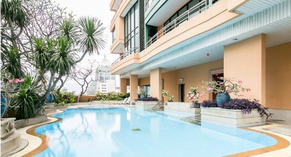For rent 2 bedrooms condo in Pathum Wan, Bangkok