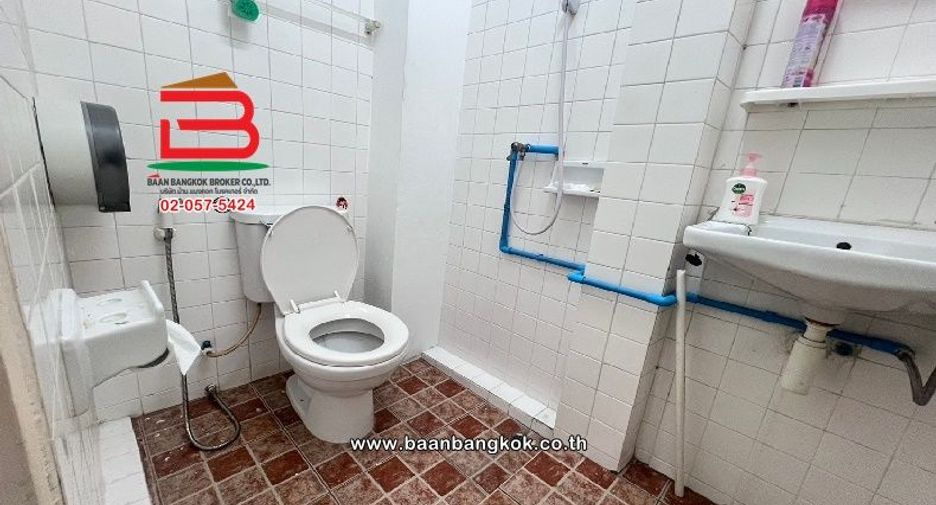 For rent and for sale 3 bedrooms retail Space in Sai Mai, Bangkok
