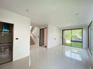 For rent 4 ベッドルーム house in Bang Kapi, Bangkok
