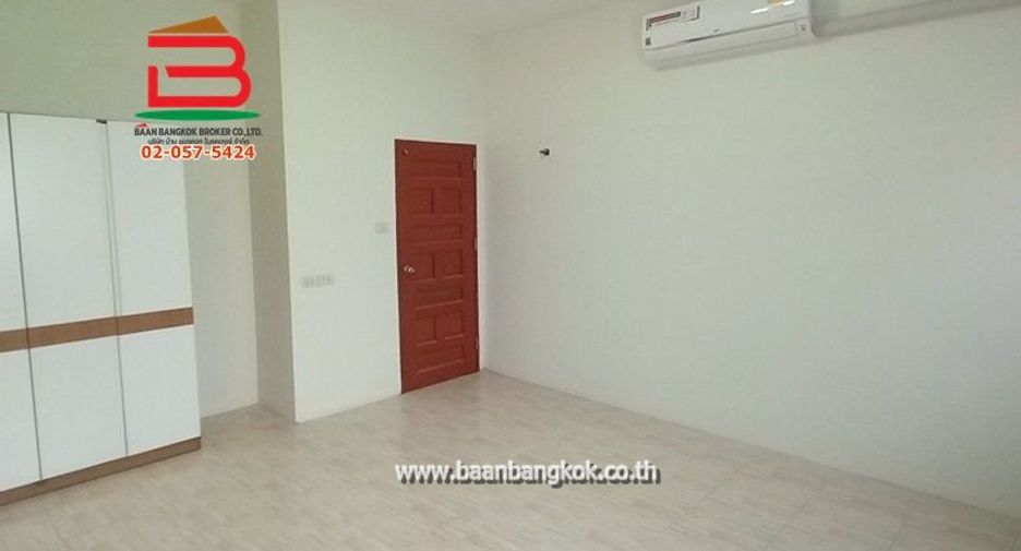 À vendre 2 chambres maison à Min Buri, Bangkok