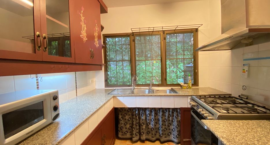 For rent 3 bedrooms house in Mueang Chiang Mai, Chiang Mai