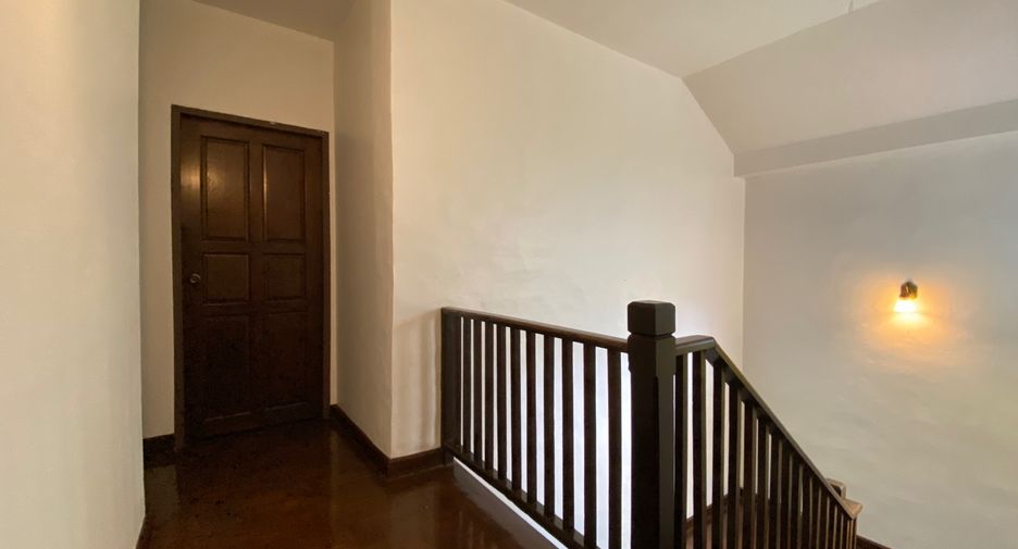 For rent 3 bedrooms house in Mueang Chiang Mai, Chiang Mai