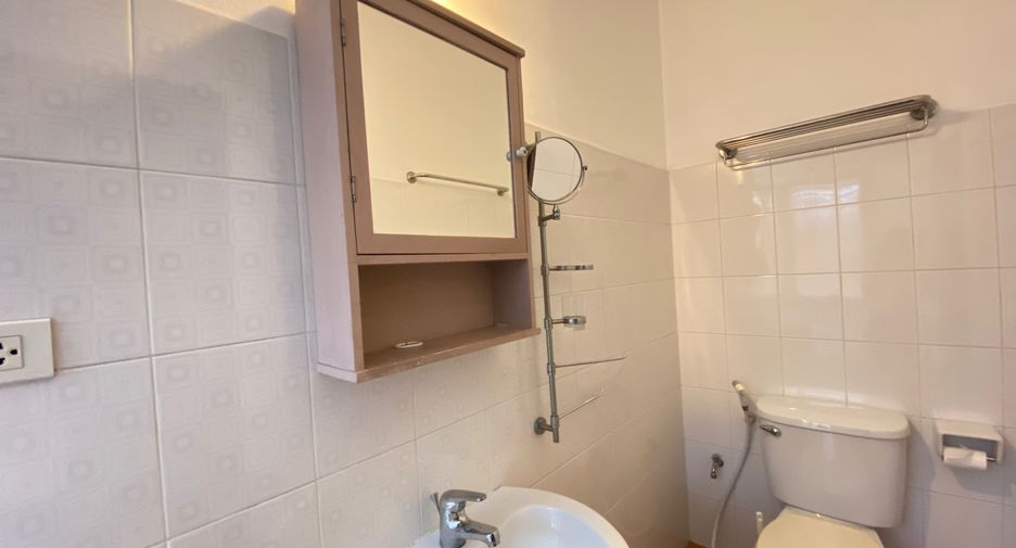 For rent 3 bedrooms house in Mueang Chiang Mai, Chiang Mai
