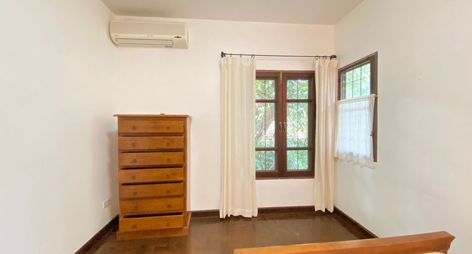 For rent 3 bedrooms house in Mueang Chiang Mai, Chiang Mai