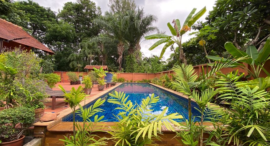 For rent 3 bedrooms house in Mueang Chiang Mai, Chiang Mai