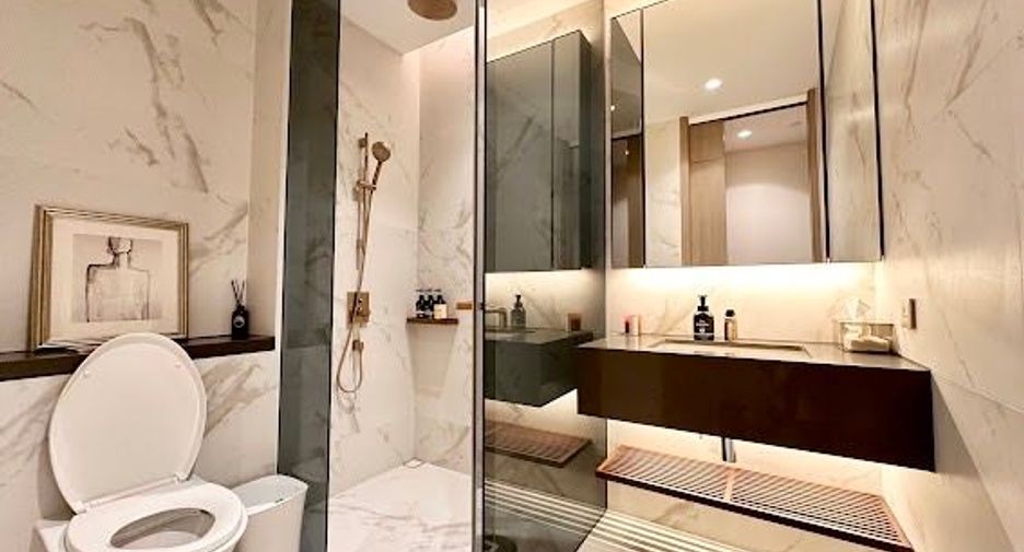 For sale 2 bedrooms condo in Khlong Toei, Bangkok