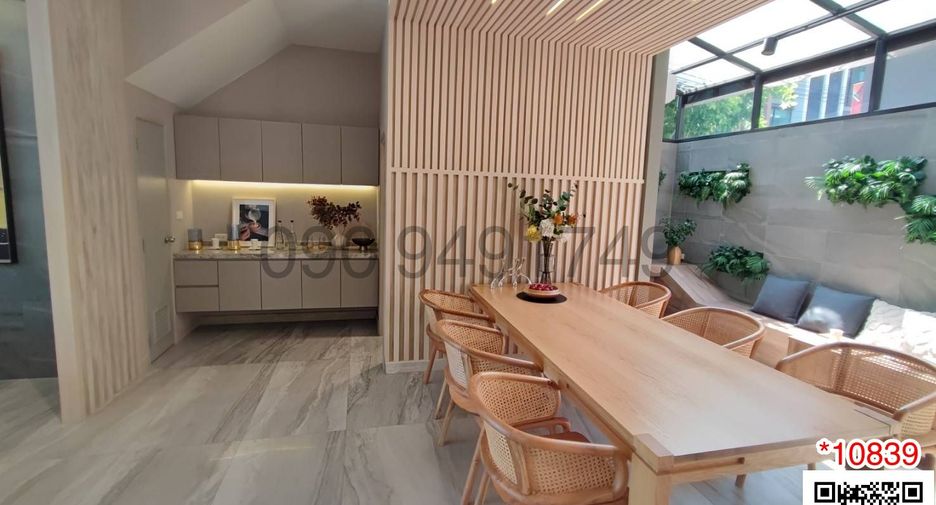 For sale 3 bedrooms retail Space in Bueng Kum, Bangkok