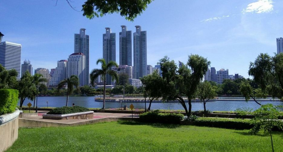 For rent 2 Beds condo in Khlong Toei, Bangkok