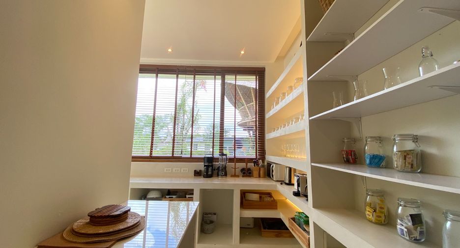 For sale 5 bedrooms villa in Mueang Krabi, Krabi