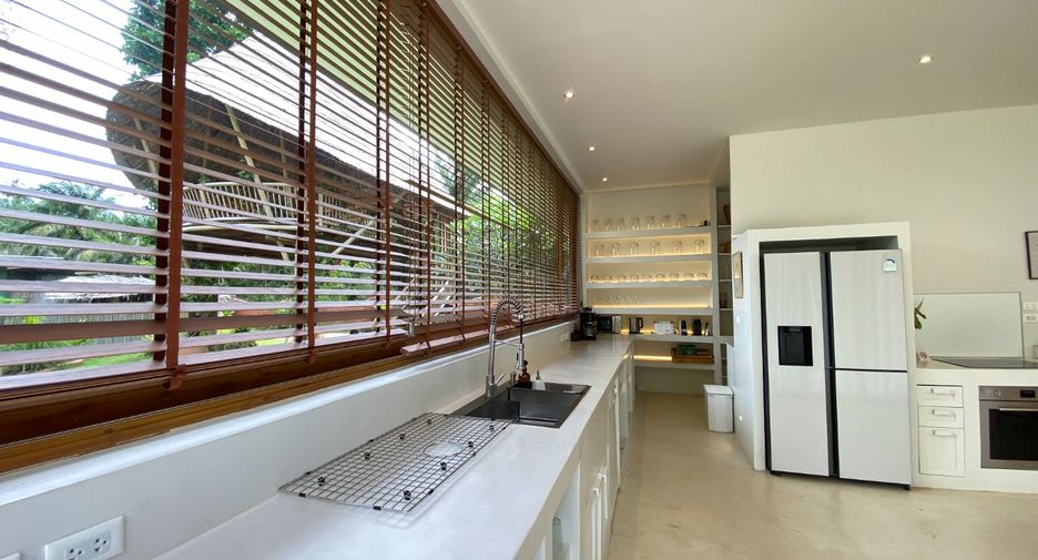 For sale 5 bedrooms villa in Mueang Krabi, Krabi