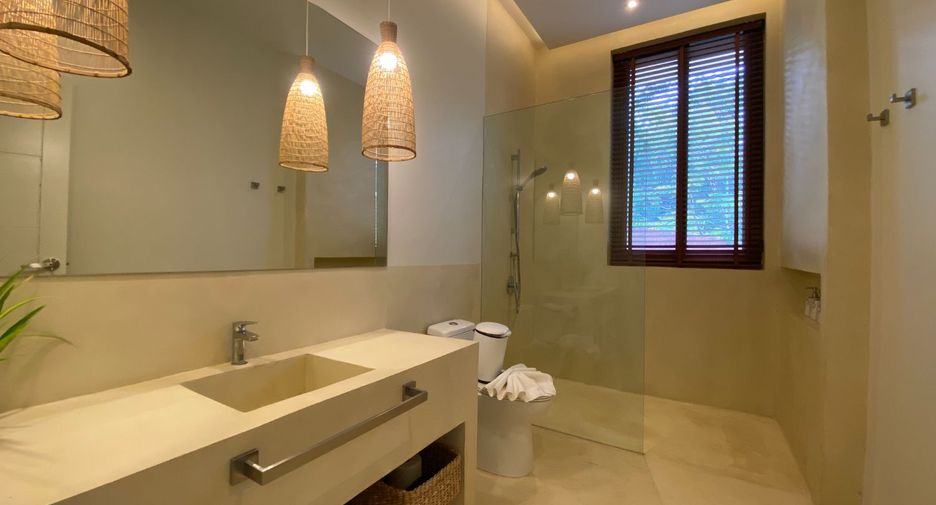 For sale 5 bedrooms villa in Mueang Krabi, Krabi