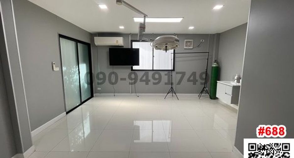 Local comercial en alquiler de 3 habitaciones en Pak Kret, Nonthaburi