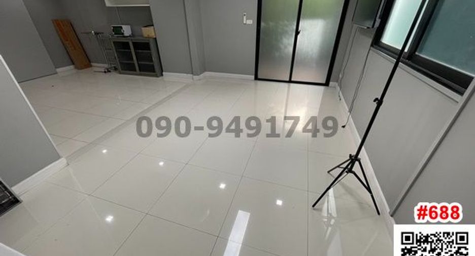 Local comercial en alquiler de 3 habitaciones en Pak Kret, Nonthaburi