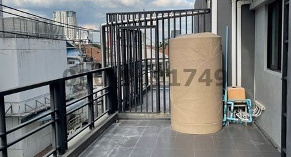 Local comercial en alquiler de 3 habitaciones en Pak Kret, Nonthaburi