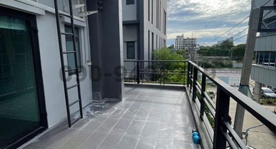 Local comercial en alquiler de 3 habitaciones en Pak Kret, Nonthaburi