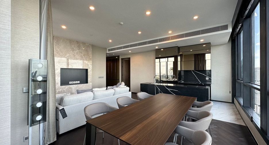 Condo en alquiler de 3 habitaciones en Khlong Toei, Bangkok