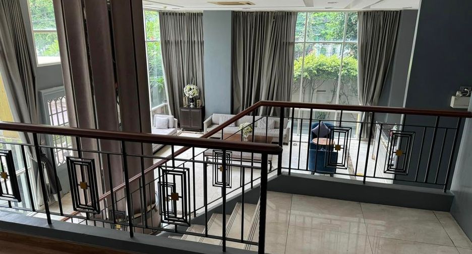 For rent そして for sale 2 ベッドルーム condo in Khlong Toei, Bangkok