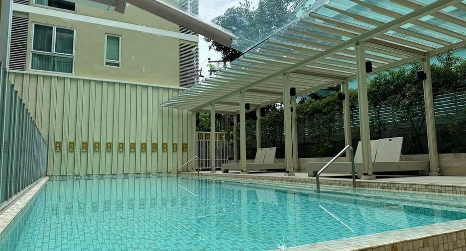 For rent そして for sale 2 ベッドルーム condo in Khlong Toei, Bangkok