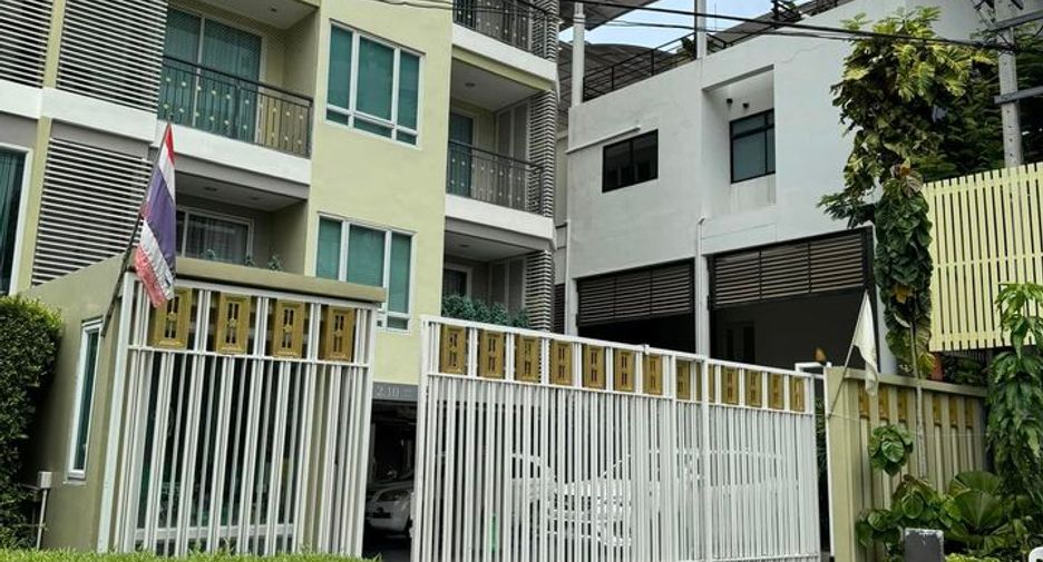 For rent そして for sale 2 ベッドルーム condo in Khlong Toei, Bangkok