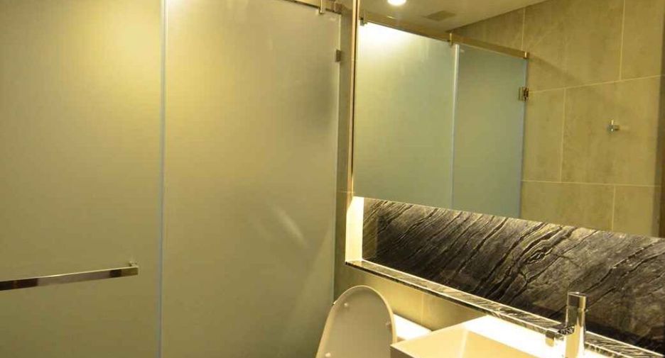 For rent and for sale 1 bed condo in Khlong Toei, Bangkok