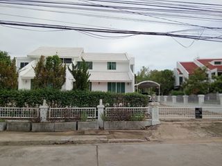 For sale 4 bed house in Lam Luk Ka, Pathum Thani