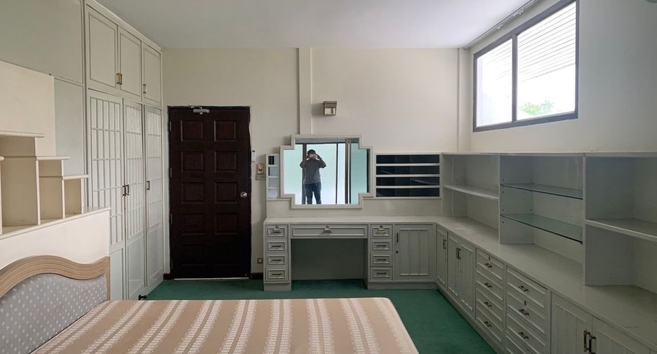 For sale 4 bed house in Lam Luk Ka, Pathum Thani