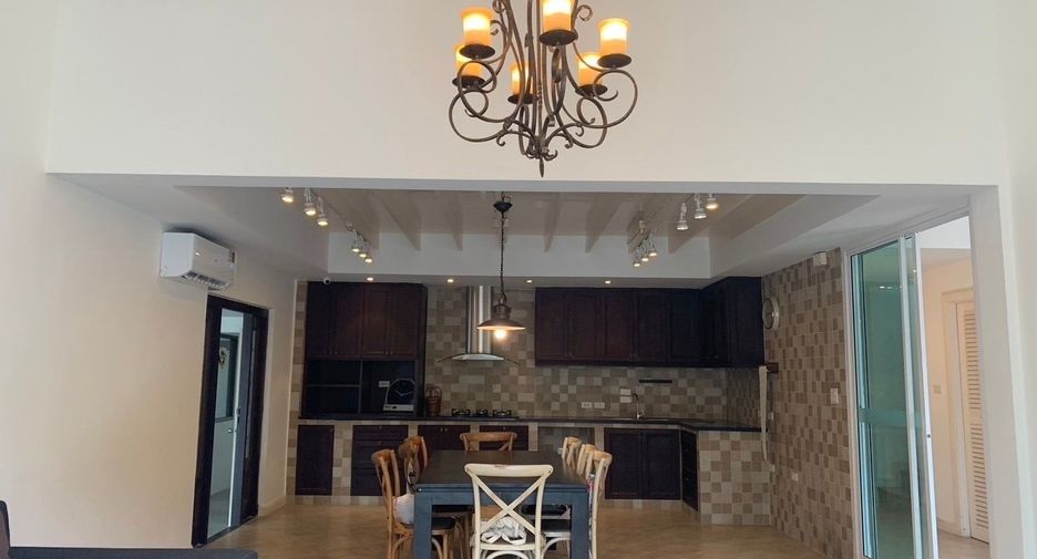 For sale 4 bed house in Lam Luk Ka, Pathum Thani