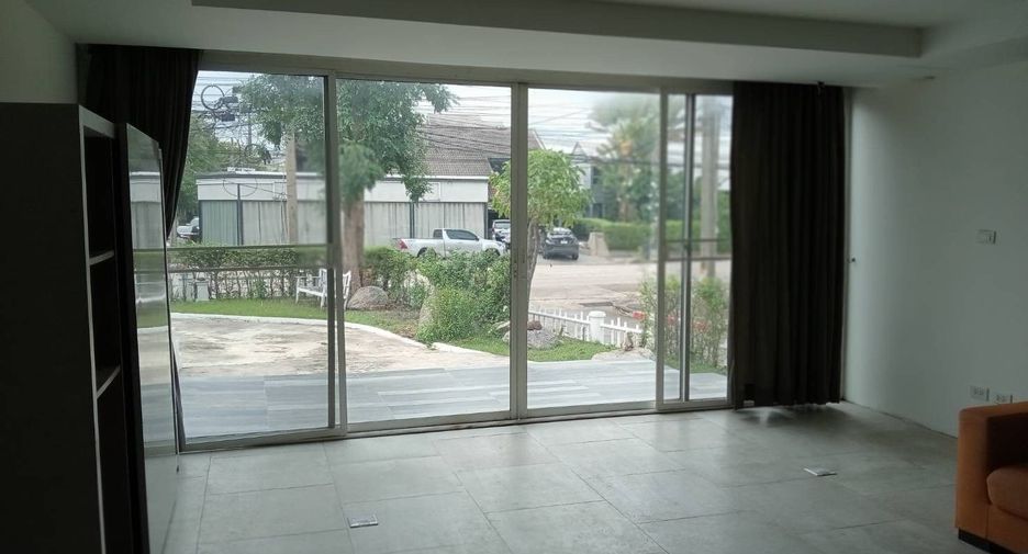 For sale 4 bed house in Lam Luk Ka, Pathum Thani