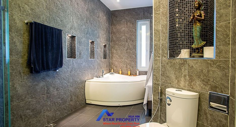 For sale 3 ベッドルーム villa in Hua Hin, Prachuap Khiri Khan