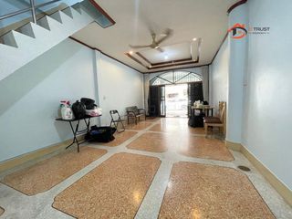 出售 3 卧室 联排别墅 在 Bang Kho Laem, 曼谷