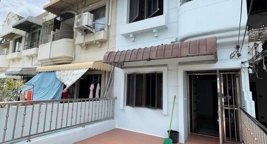 出售 3 卧室 联排别墅 在 Bang Kho Laem, 曼谷