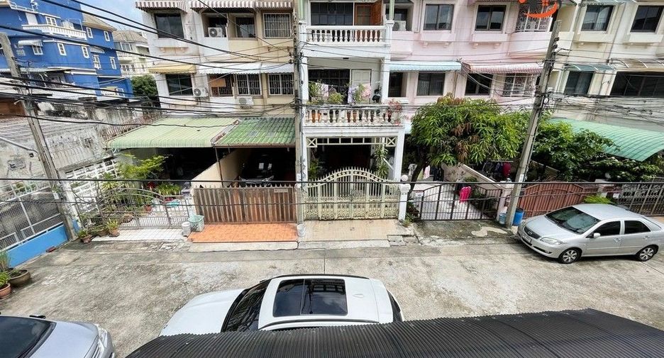 出售 3 卧室 联排别墅 在 Bang Kho Laem, 曼谷