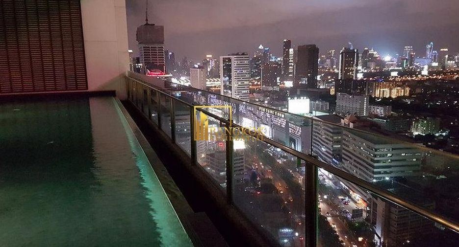 Condo en alquiler de 2 habitaciones en Huai Khwang, Bangkok