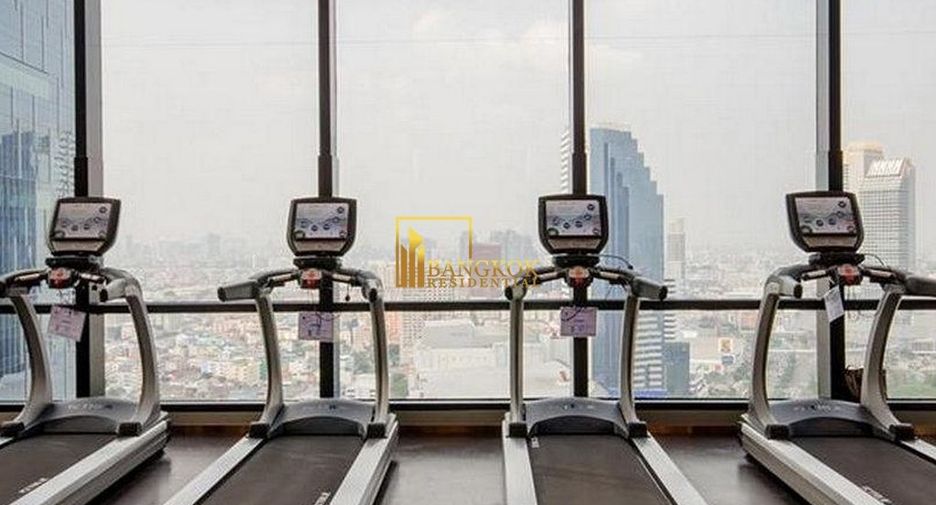 Condo en alquiler de 2 habitaciones en Huai Khwang, Bangkok