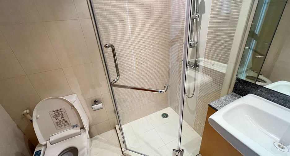 For rent and for sale 2 bedrooms condo in Khlong Toei, Bangkok