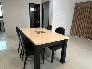 Casa en alquiler de 3 habitaciones en Si Racha, Chonburi
