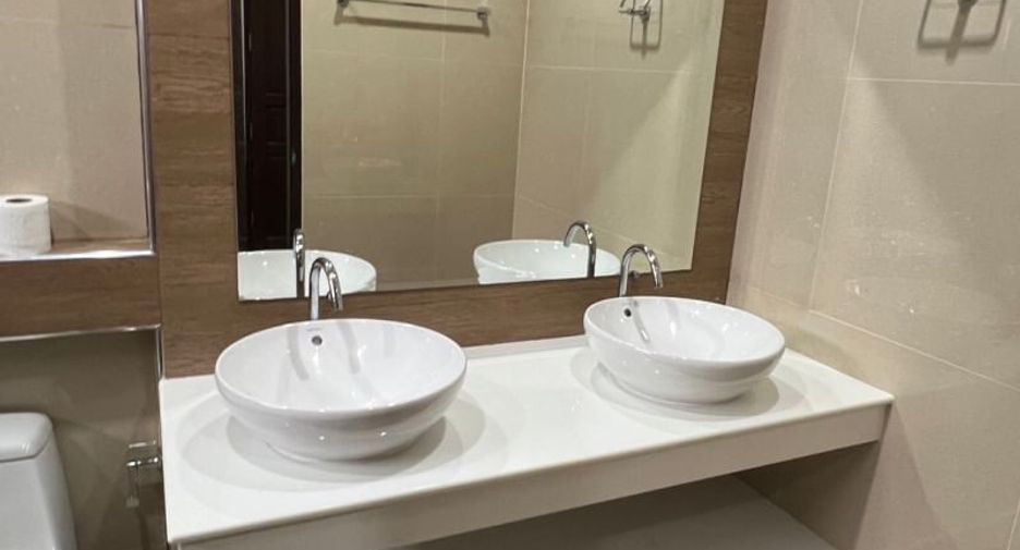 Casa en alquiler de 3 habitaciones en Si Racha, Chonburi