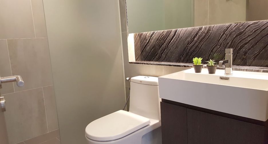 For rent and for sale 1 bed condo in Khlong Toei, Bangkok
