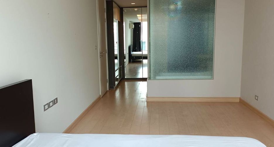 For sale 2 bedrooms condo in Watthana, Bangkok