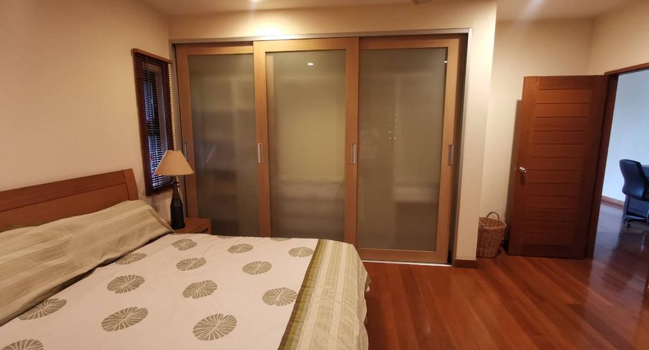 For rent 2 bedrooms apartment in Phaya Thai, Bangkok